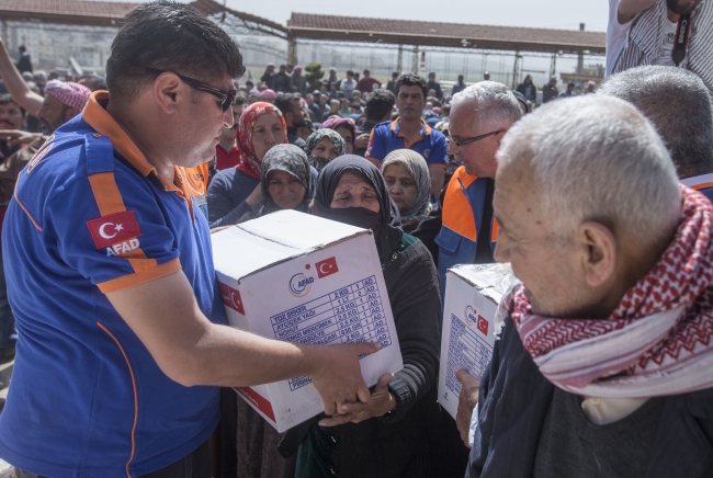 Afrin'de yardım seferberliği devam ediyor